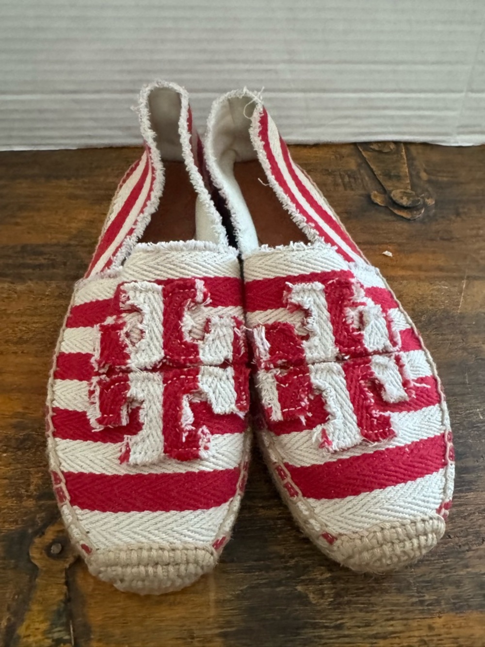 Tory Burch Fray Stripe Espadrille Flats Red White Canvas Logo Slip On Shoes 8.5